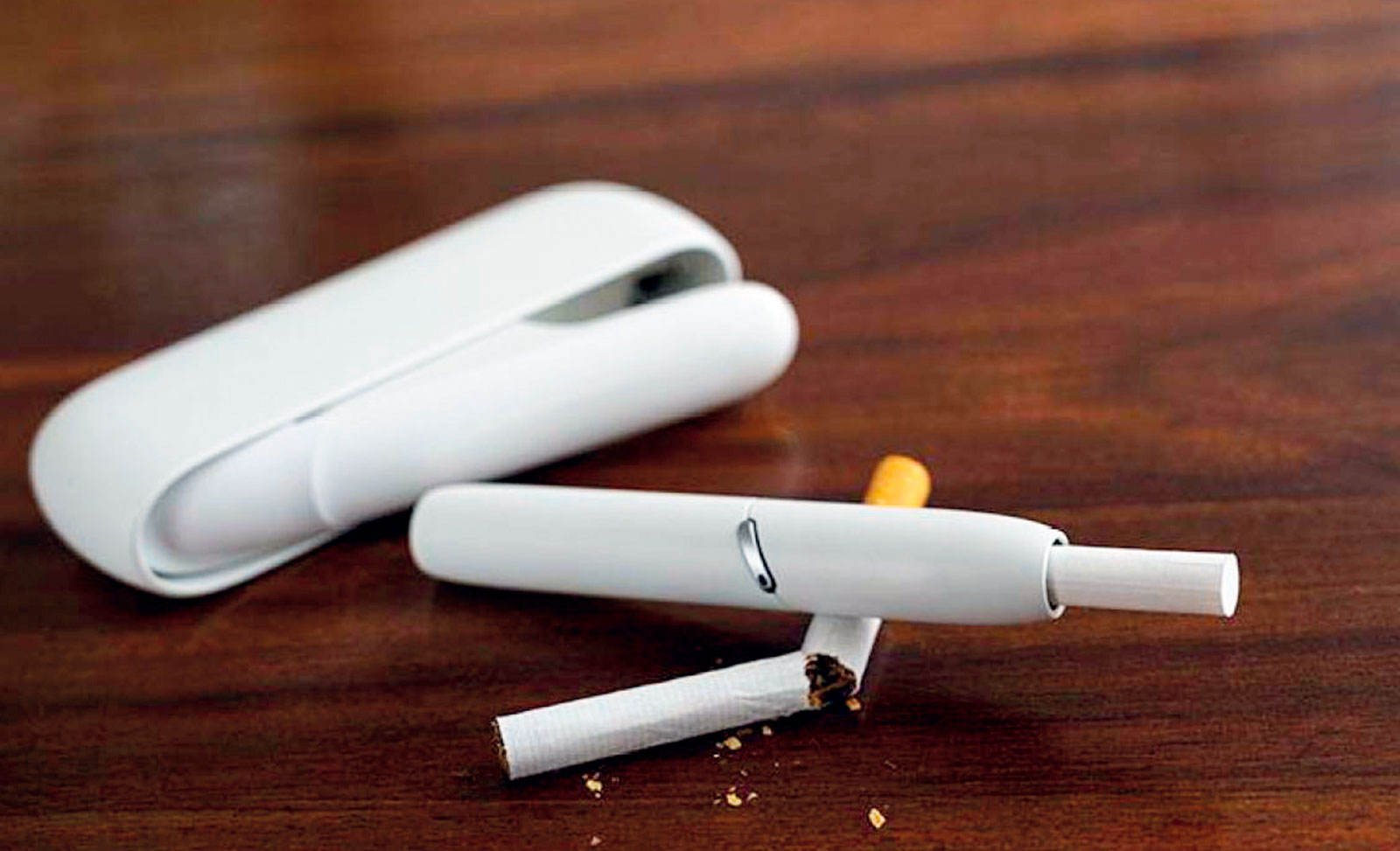 Cochrane: una nueva revisión analiza los riesgos y beneficios del tabaco calentado